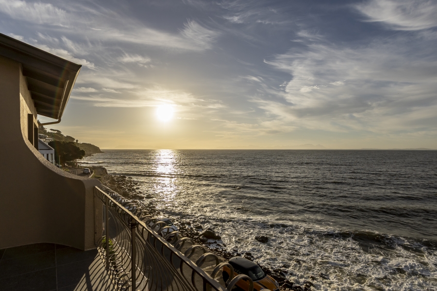 6 Bedroom Property for Sale in Gordons Bay Village Western Cape